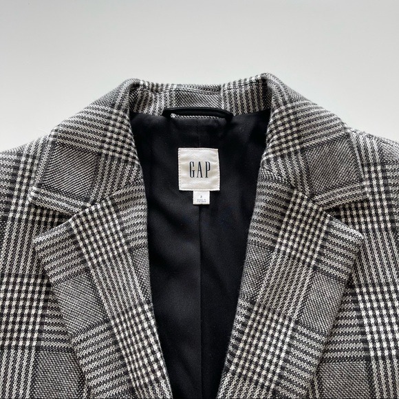 GAP Blazer in Size 2 - Picture 2 of 5